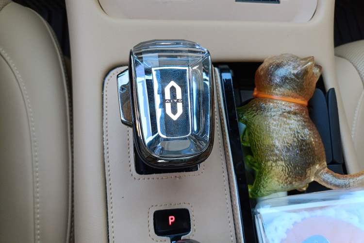 Used Hima AITO M7 2024 1.5T Intelligent Driving 4WD Max Edition 5 Seats Gear Lever