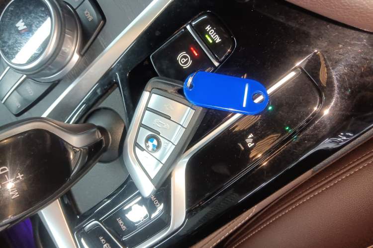 Used BMW 5 Series 2021 Facelifted 530Li Leading Edition M Sport Package
