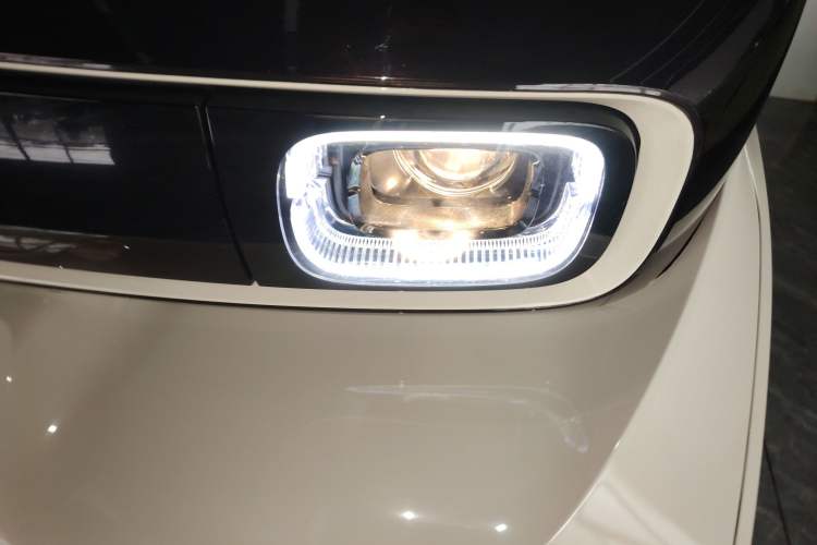 Used Baojun KiWi EV 2022 Artist Lite Edition Lithium Iron Phosphate
