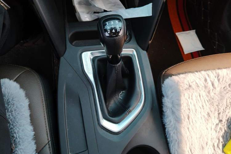 Used GAC Trumpchi GS4 2017 200T Manual Two-Wheel Drive Elite Edition Gear Lever