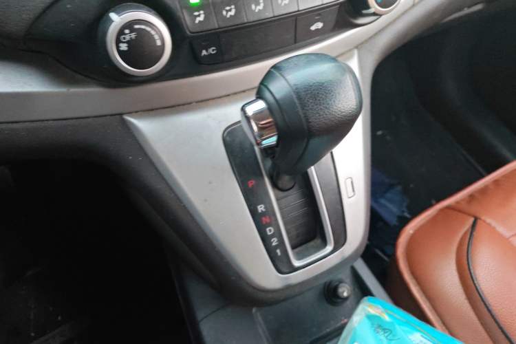 Used Honda CR-V 2012 2.0L two-wheel drive urban version
