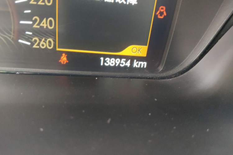 Used Lincoln Continental 2017 2.0T Two-Wheel Drive Prestige Edition Odometer Close Up