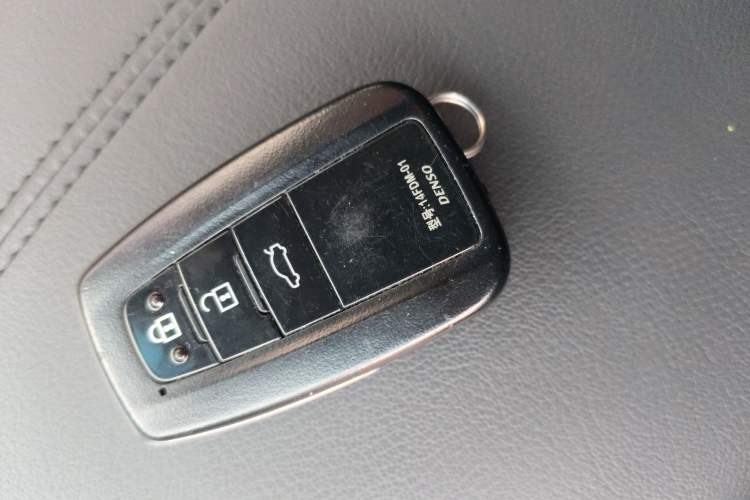 Used Toyota Avalon 2019 2.0L Luxury Edition China VI Standard
