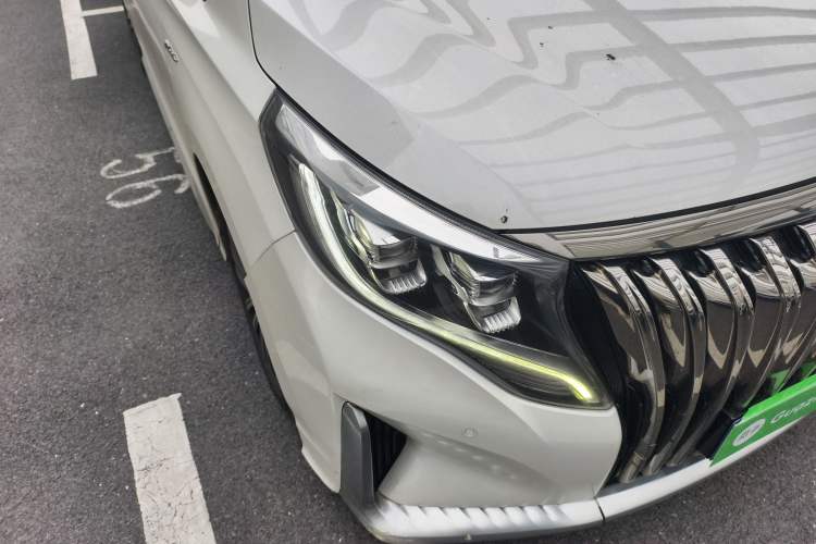 Used GAC Trumpchi M8 2021 Master Series 390T Prestige Edition Right Front Headlight