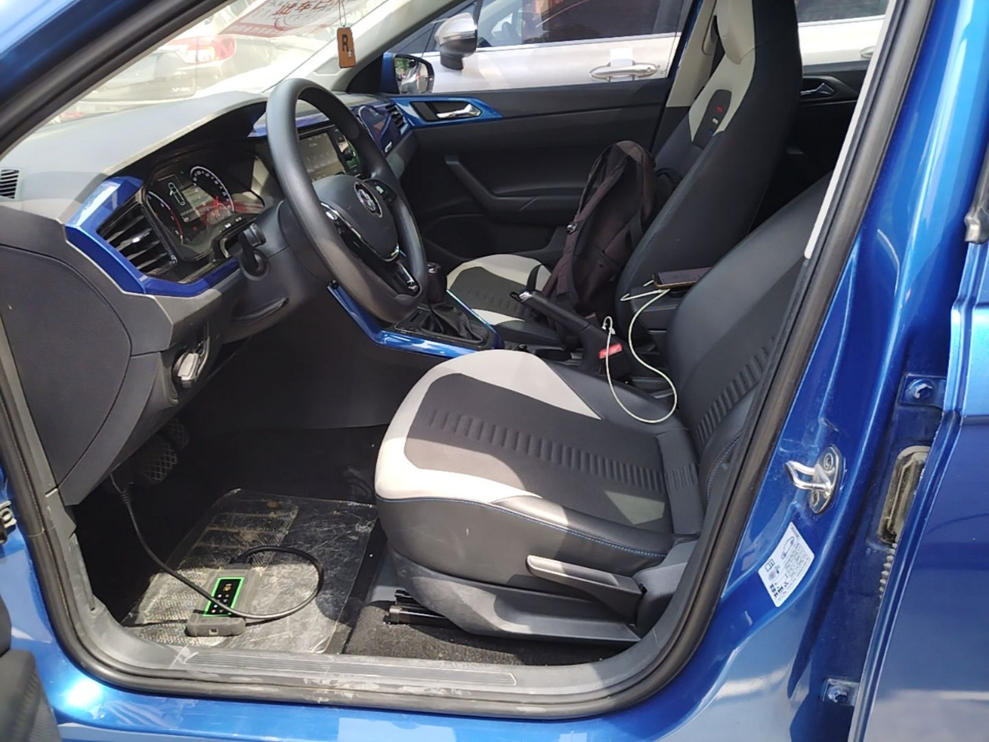Interior delantero