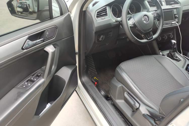 Used Volkswagen Tiguan L 2017 330TSI Automatic Two-Wheel Drive Luxury Edition