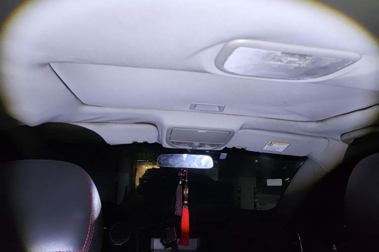 Used Geely Auto Emgrand 2015 Sedan 1.3T CVT Upward Edition Headliner