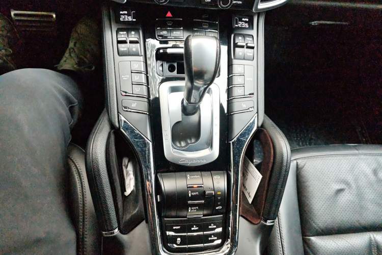 Used Porsche Cayenne E-Hybrid 2015 Cayenne S E-Hybrid 3.0T
