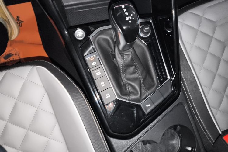 Used Volkswagen Tayron 2024 300TSI Two-Wheel-Drive Luxury Plus Advanced Version Gear Lever