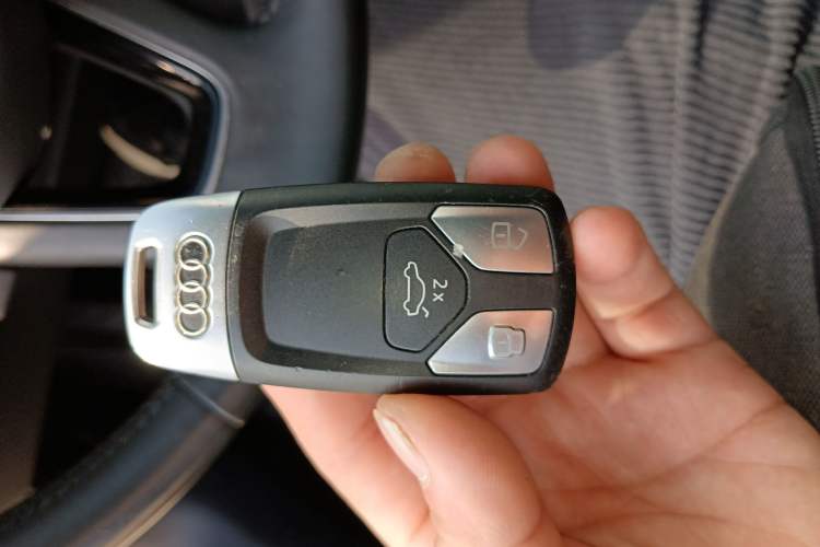 Used Audi A4L 2020 40 TFSI Fashionable and Elegant Model Interior 1