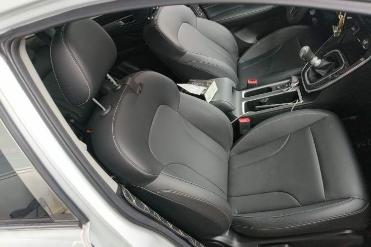 Used Haval M6 2021 PLUS 1.5T Manual Luxury Smart Connectivity Model
