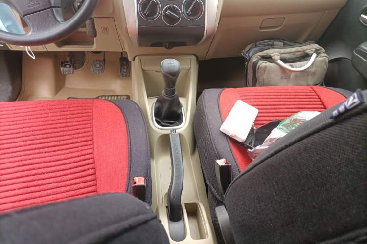 Used Venucia R50 2013 1.6L Manual Fashion Edition