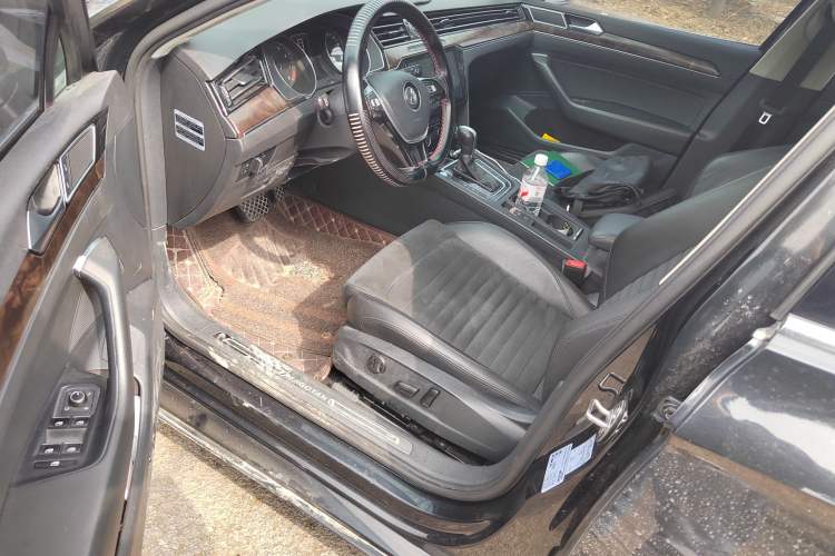 Used Volkswagen Magotan 2017 330TSI DSG Luxury Model Driver Seat