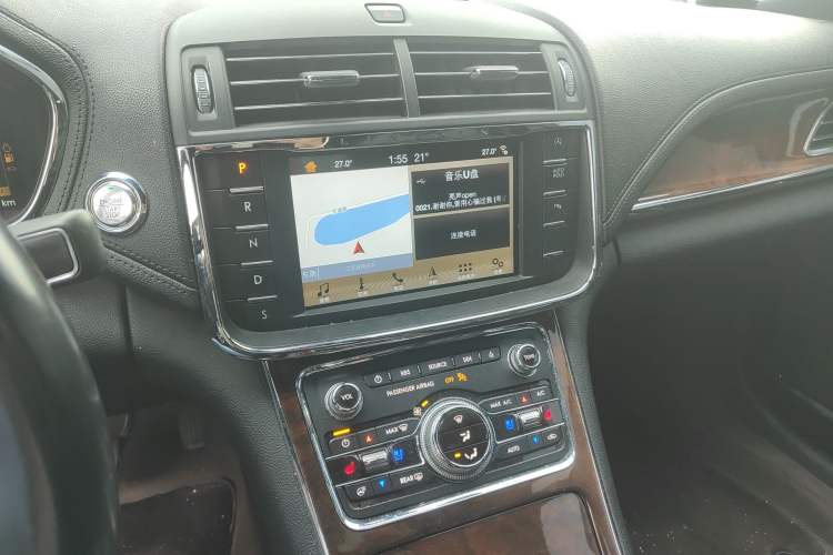 Used Lincoln Continental 2018 2.0T Two-Wheel Drive Luxury Edition Audio And AC Panel