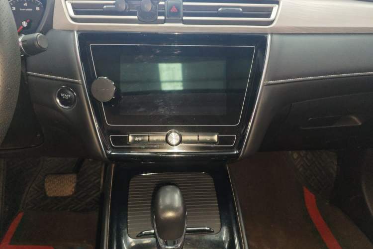 Used Roewe i5 2020 1.5L Automatic 4G Connected Linghao Edition