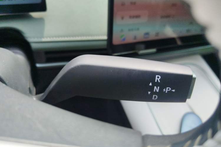 Used Nissan N7 2025 510 Max Gear Lever