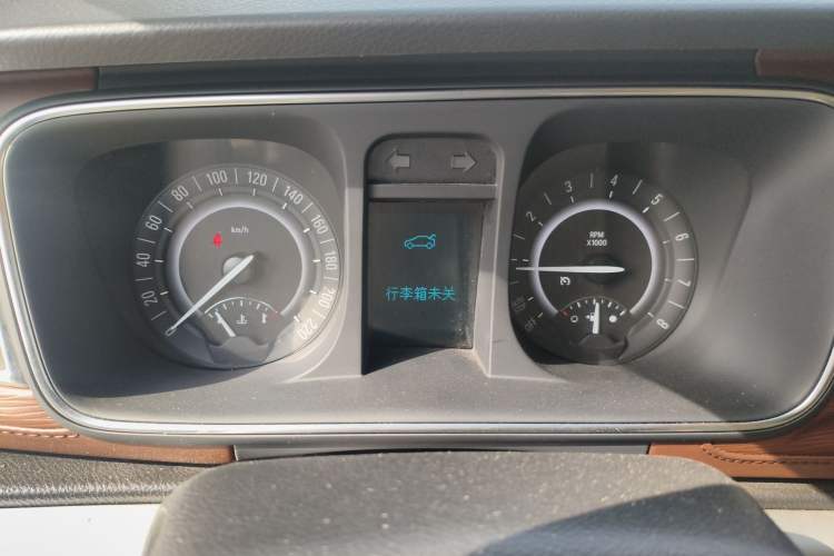 Used Buick GL8 2018 28T Luxury Model China VI Standard