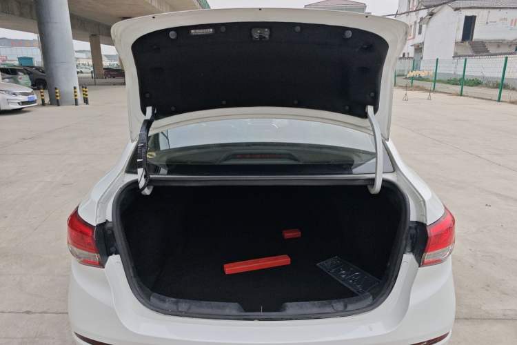 Used Changan Alsvin 2019 1.5L DCT Comfort Model China VI Standard
