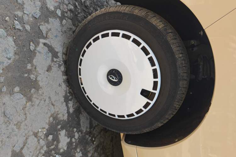 Used Chery QQ Ice Cream 2025 155km Sundae Edition Left Front Wheel Hub