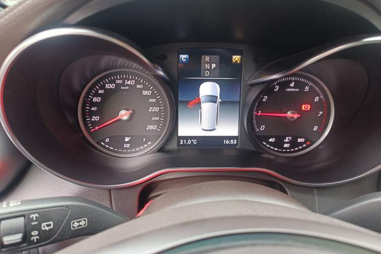 Used Mercedes-Benz GLC 2019 GLC 260 4MATIC Luxury Model
