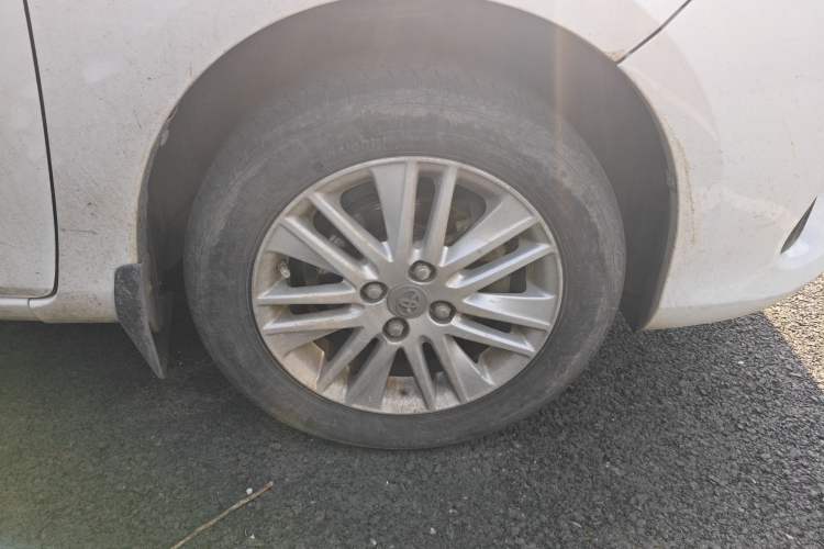 Used Toyota Vios 2014 1.3L Automatic Standard Edition Right Front Wheel Hub