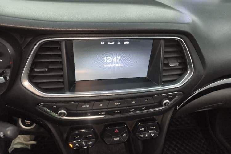 Used GAC Trumpchi GS4 2015 200T G-DCT Luxury Edition Audio And AC Panel