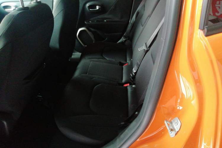 Used Jeep Renegade 2018 Connected Large Screen Version 180T Automatic High-Energy Edition
