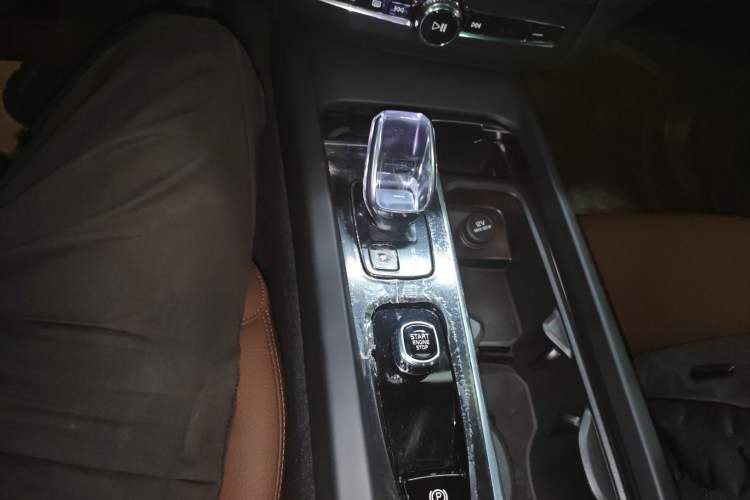 Used Volvo XC60 2025 B5 4x4 Smart Luxury Edition
