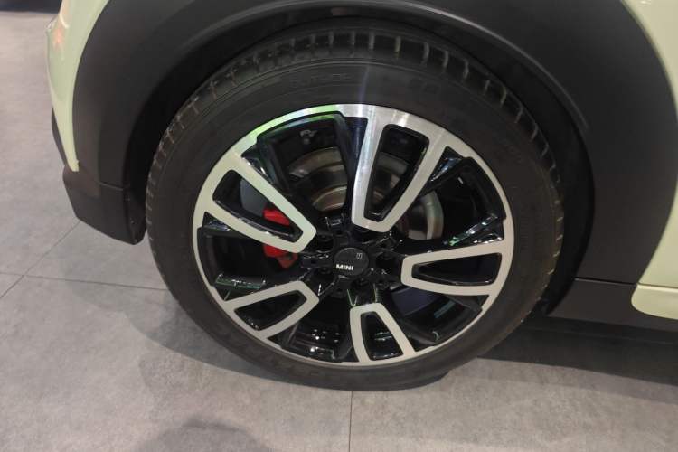 Used MINI JCW 2023 2.0T JOHN COOPER WORKS Pat Moss Commemorative Edition Right Rear Wheel Hub