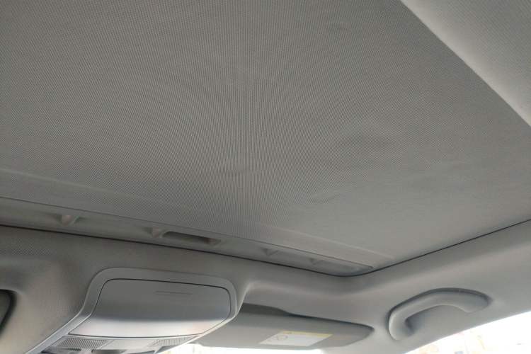 Used Volkswagen Sagitar 2015 230TSI Automatic Comfort Version
