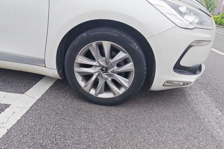 Used DS 5 2013 1.6T Luxury Edition THP160 Right Front Wheel Hub