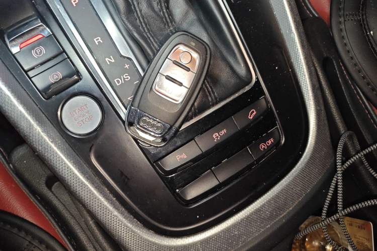 Used Audi Q5 2017 Plus 40 TFSI Technology Model Vehicle Key