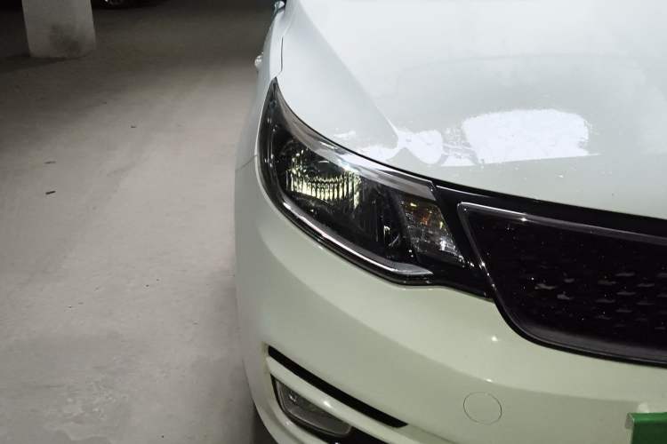 Used Kia K2 2015 Sedan 1.4L Manual Transmission GL Right Front Headlight