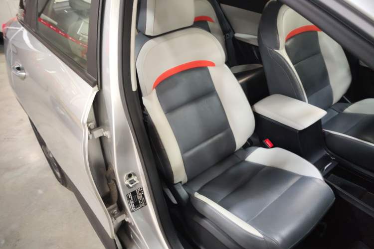 Used MG 4 EV 2023 415 km Range Sea-Faring Champion Edition
