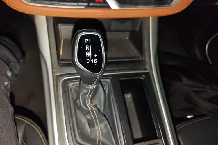 Used Geely Auto Vision X6 2018 1.4T CVT 4G Connected Flagship Edition Gear Lever