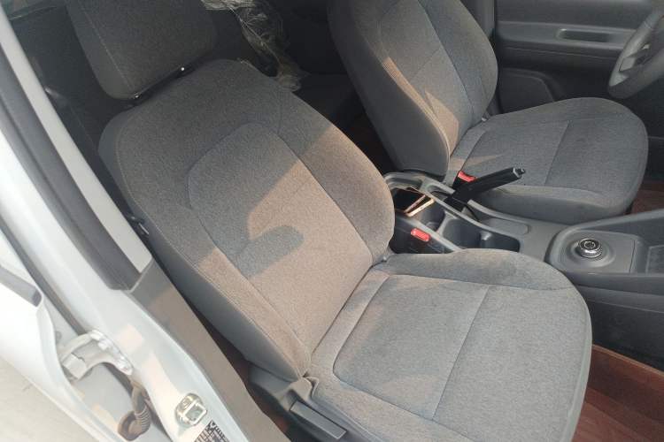 Used Wuling Hongguang New Energy 2025 Extended-Range Hybrid 50 km Standard Version Right Front Seat