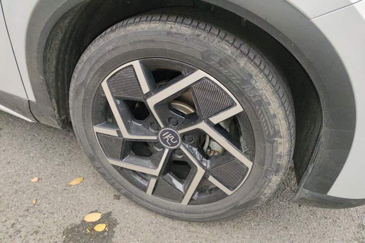 Used BYD Yuan PLUS 2024 Honor Edition 510KM Beyond Model Right Front Wheel Hub