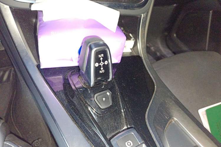 Used Lynk & Co 01 2019 2.0T Two-Wheel-Drive Pro Version China VI Standard Gear Lever