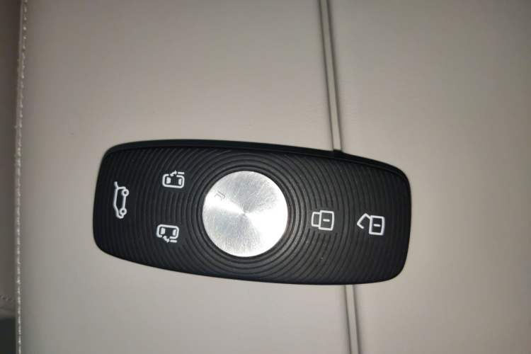 Used Roewe iMAX8 New Energy 2025 1.5T DMH Lu Zun Deluxe Edition
