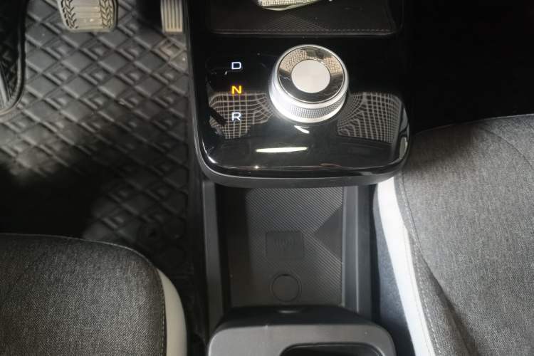 Used Geometry E Firefly 2024 301km Flowing Light