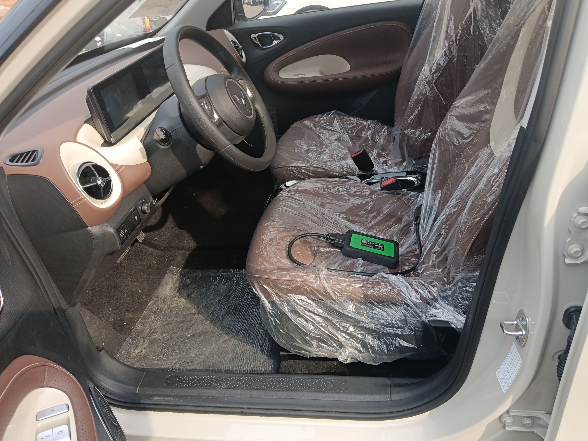 Переднее сиденье в автомобиле