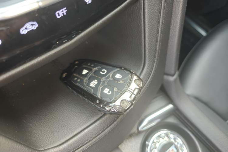 Used Cadillac XT5 2022 2.0T Four-Wheel Drive Luxury Version (Hummingbird Edition) Vehicle Key