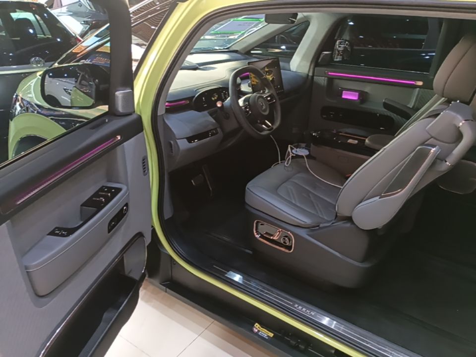 Zeekr MIX 2025 Long-Range Intelligent Driving Edition — снимка 18
