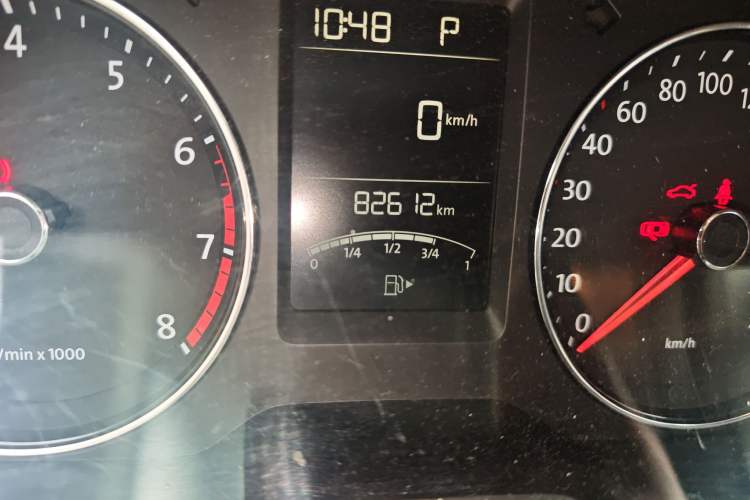 Used Volkswagen Cross Lavida 2014 1.4TSI DSG Odometer Close Up