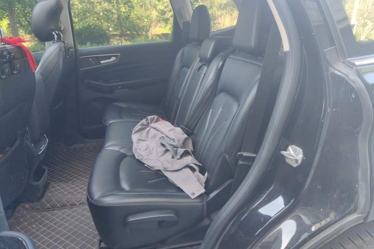 Used Ford Edge 2022 PLUS EcoBoost 245 Four-Wheel Drive Platinum Edition 7-Seater
