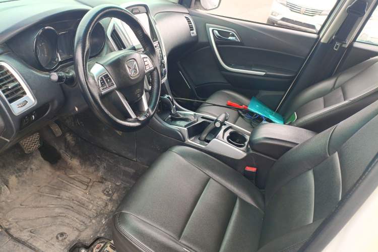 Used JMC Yusheng S350 2013 2.4T Automatic 2WD Diesel Luxury Edition 5 Seats Left Front Seat