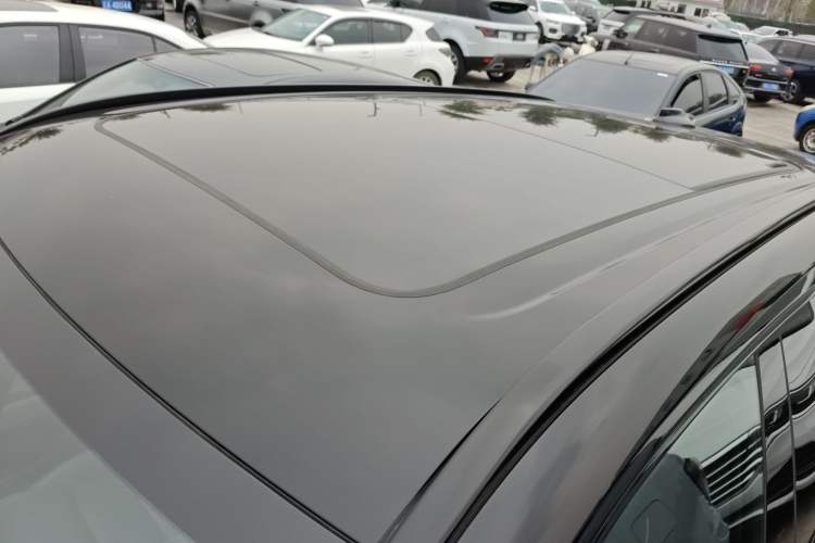 Used Lynk & Co 08 EM-P 2025 220 km All-Wheel-Drive Performance Halo Roof