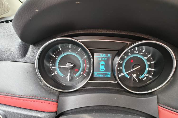 Used Haval H1 2016 Revised Version Blue Badge 1.5L AMT Luxury Edition Odometer Close Up