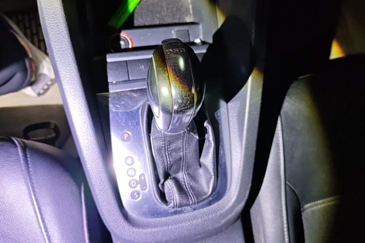 Used Volkswagen Sagitar 2012 1.4TSI Automatic Luxury Edition
