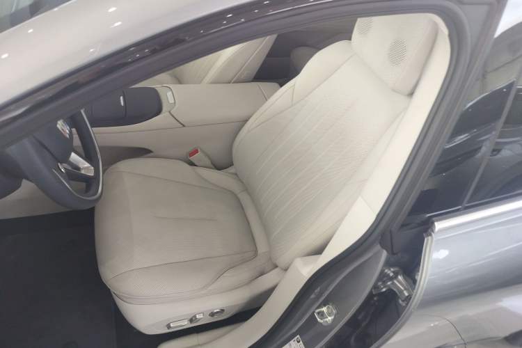 Used Buick L7 2025 Model Luxury Leisure Smart Driving Edition